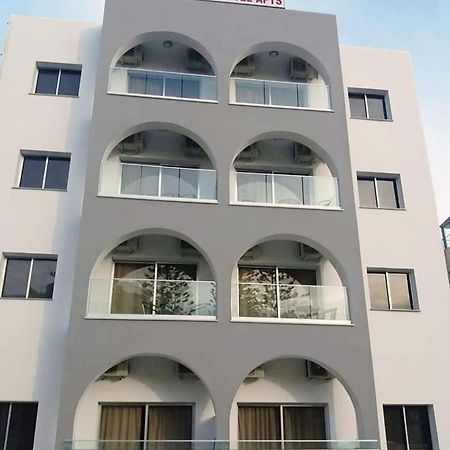 Polyxeni Hotel Apartments Лимасол Екстериор снимка