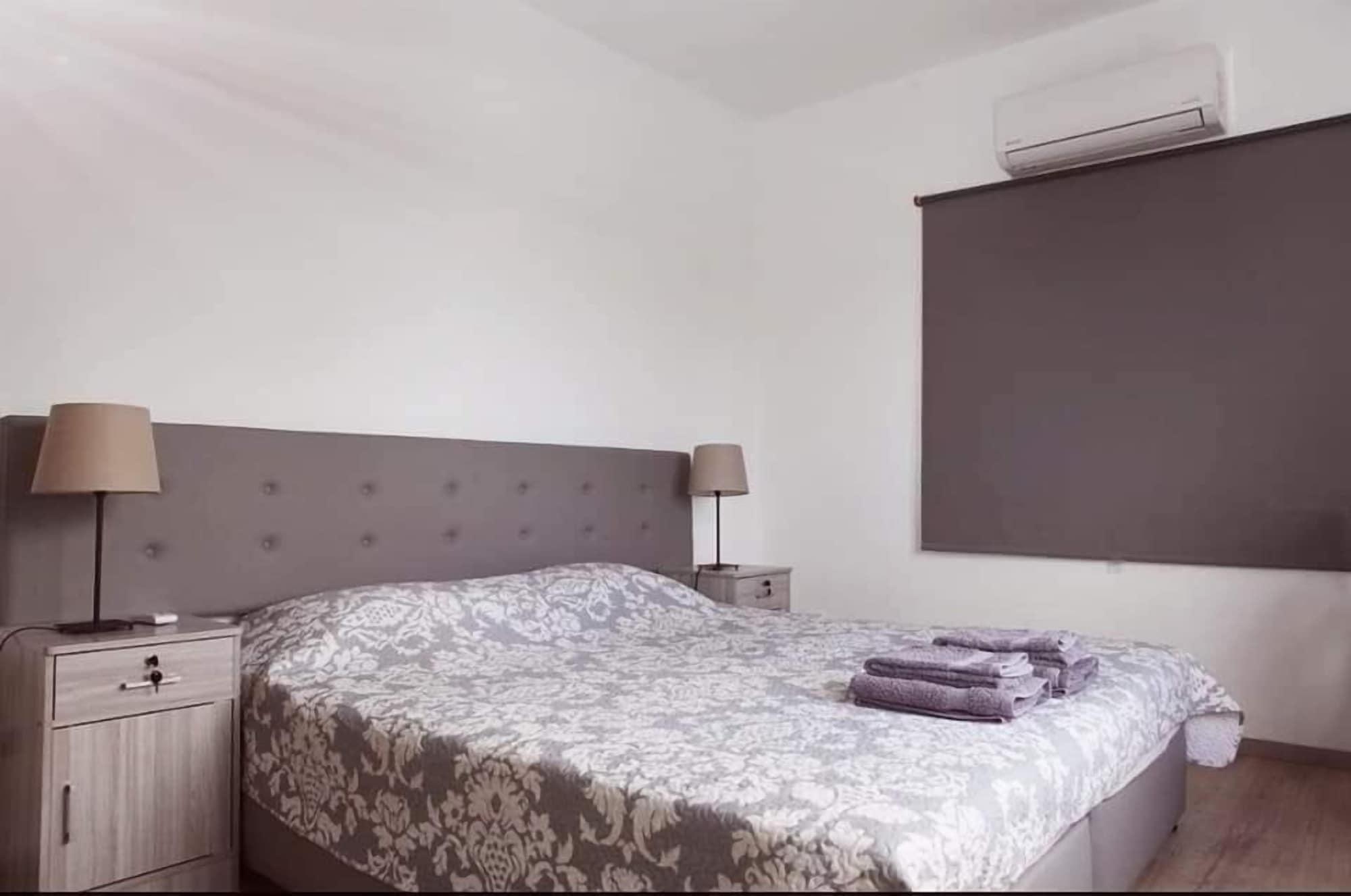 Polyxeni Hotel Apartments Лимасол Екстериор снимка