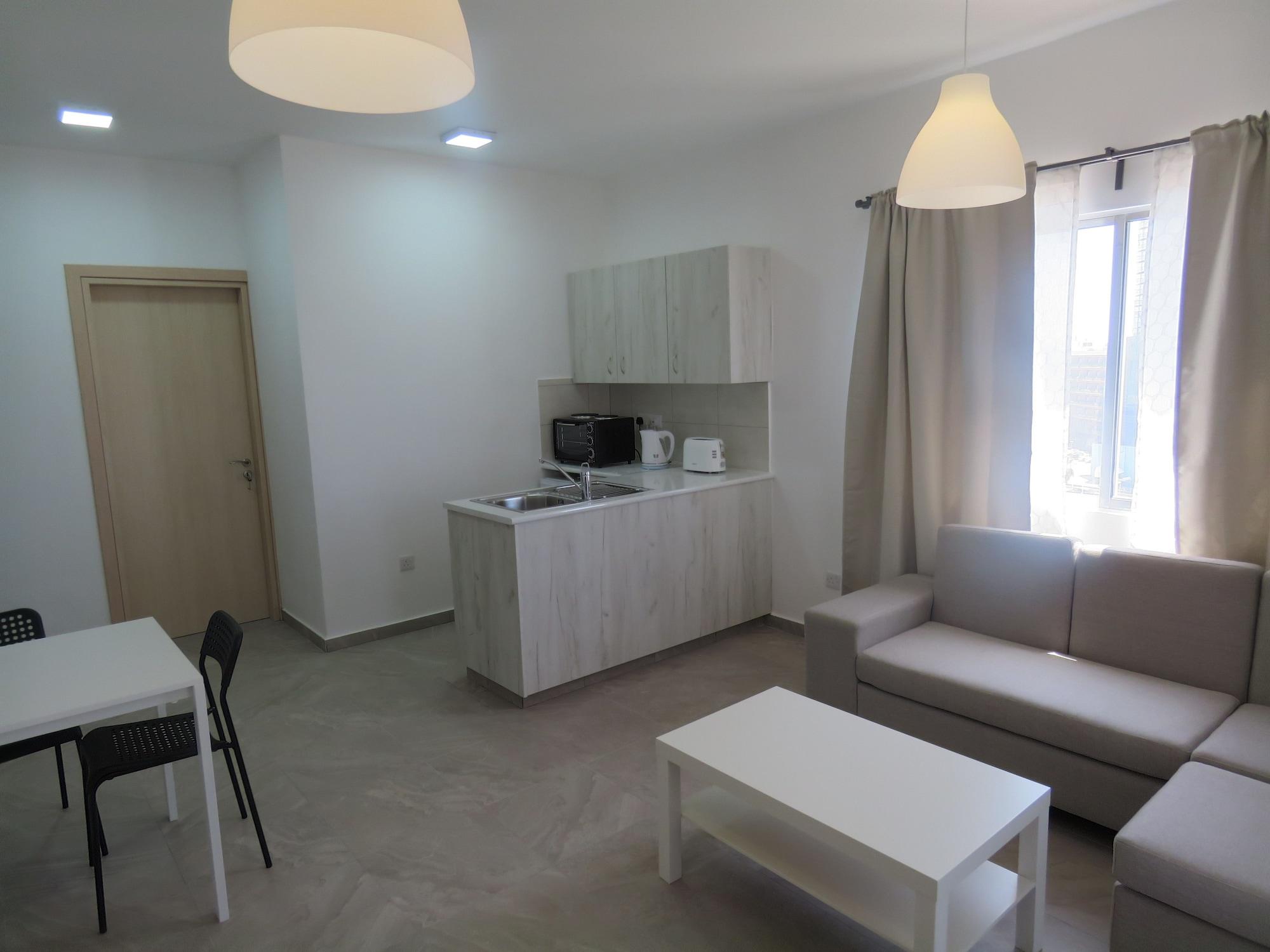 Polyxeni Hotel Apartments Лимасол Екстериор снимка