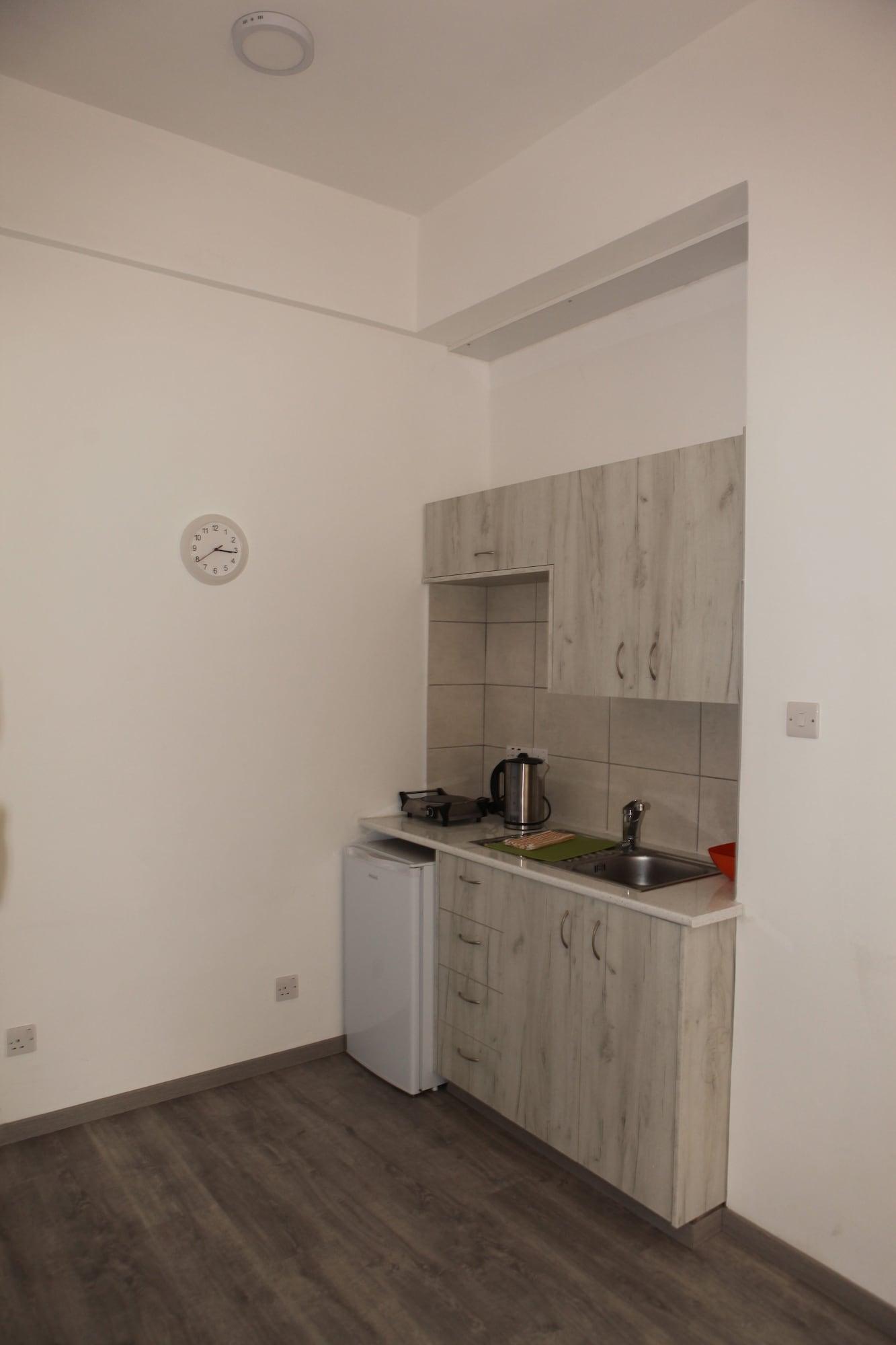 Polyxeni Hotel Apartments Лимасол Екстериор снимка