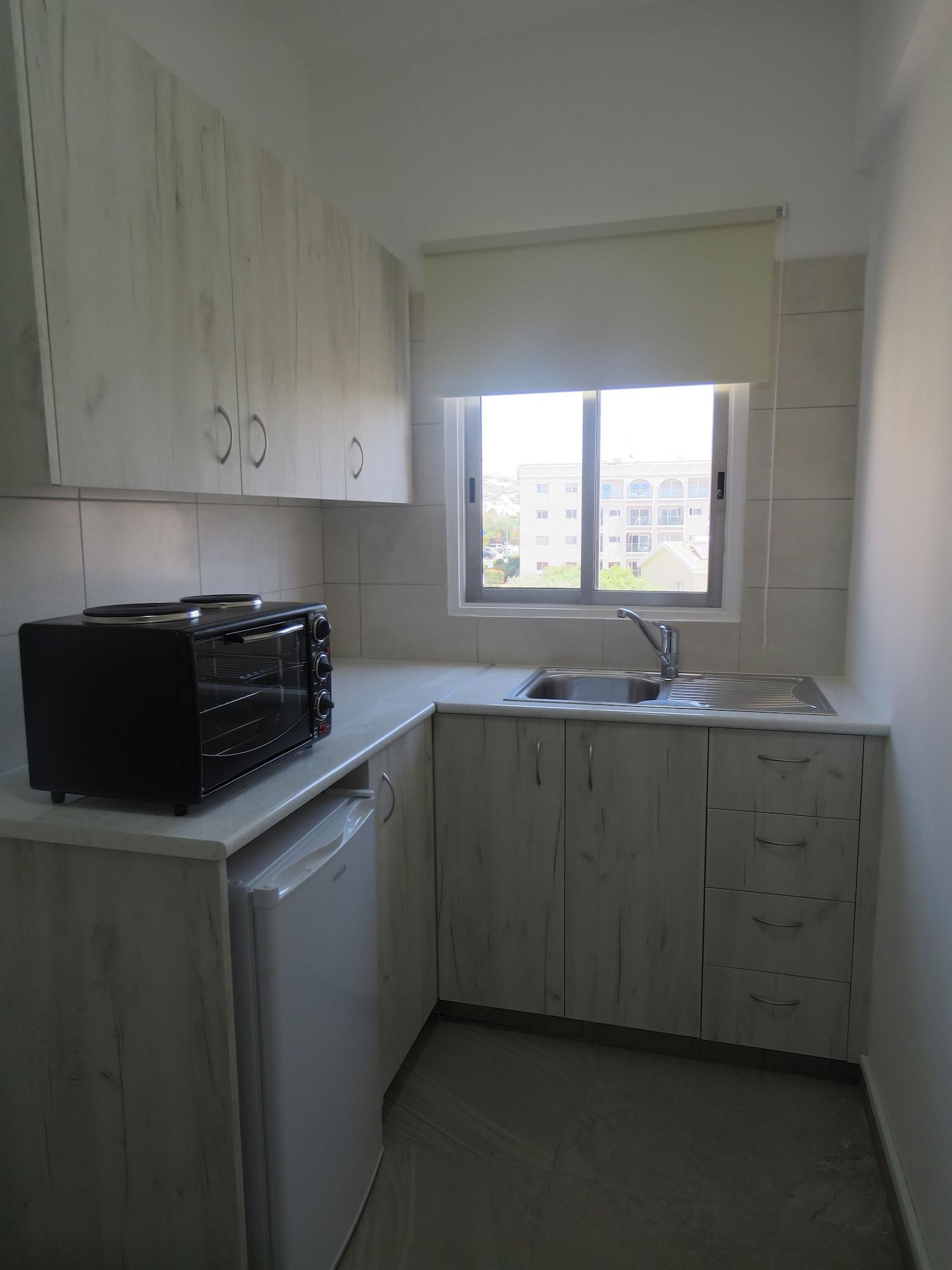 Polyxeni Hotel Apartments Лимасол Екстериор снимка