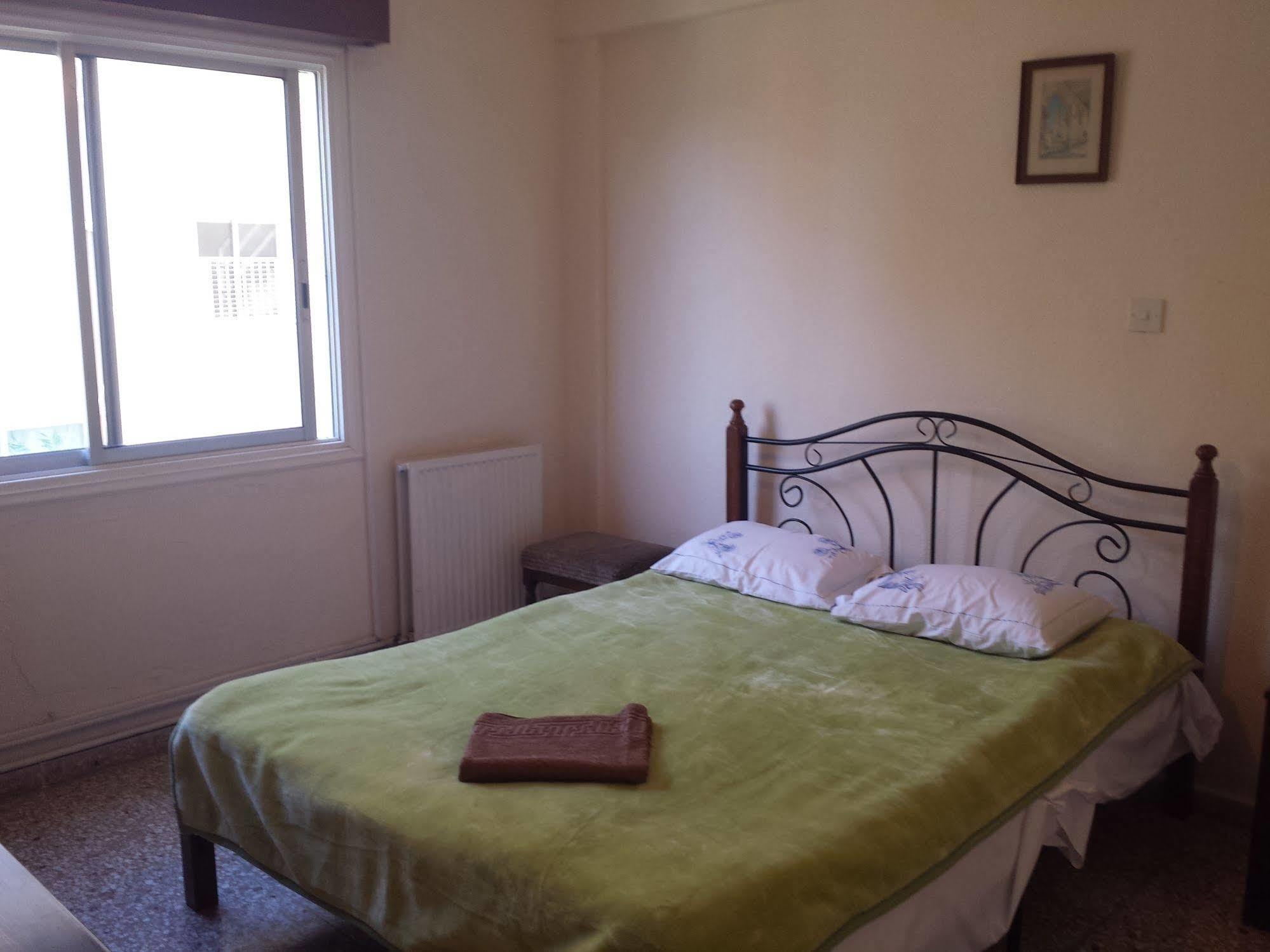 Polyxeni Hotel Apartments Лимасол Екстериор снимка
