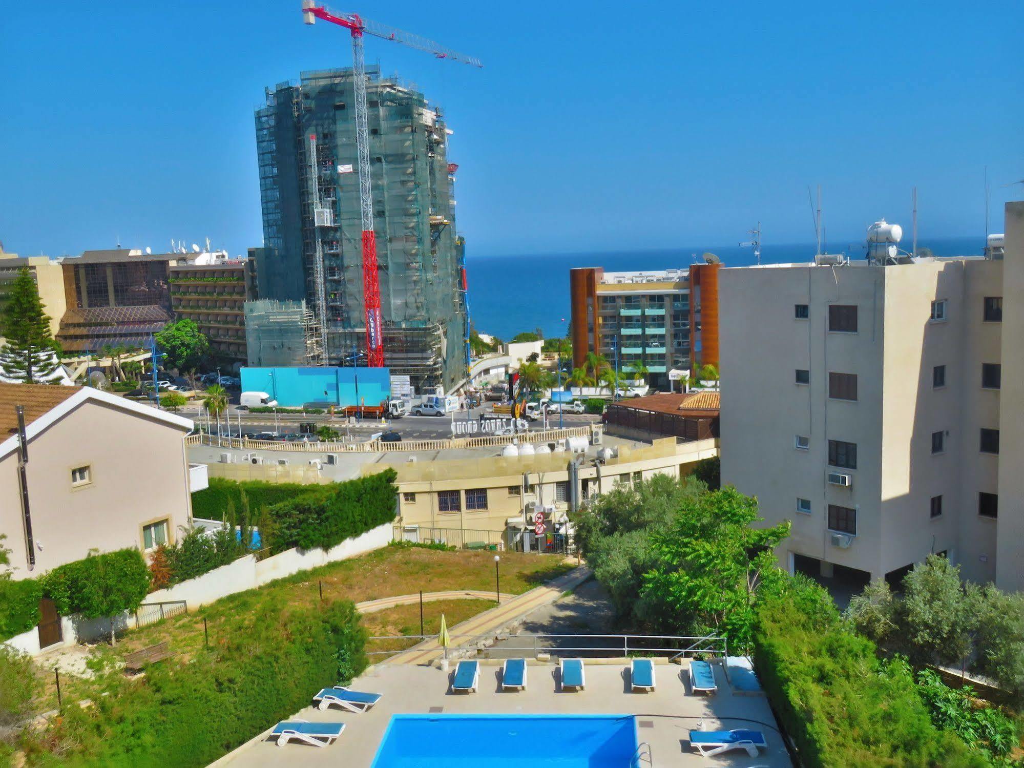 Polyxeni Hotel Apartments Лимасол Екстериор снимка